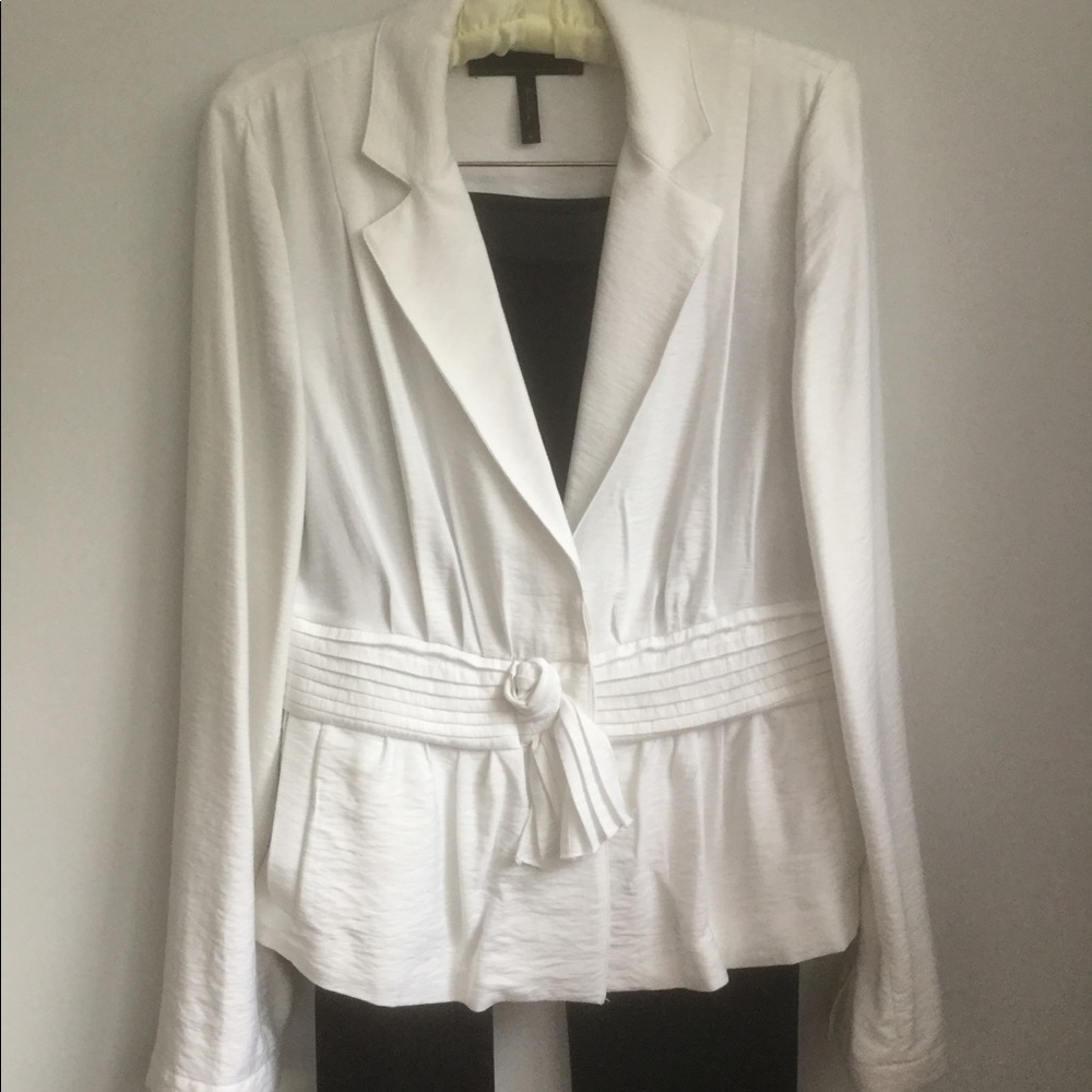 CLOSET CLOSING BCBG MaxAzria White Jacket